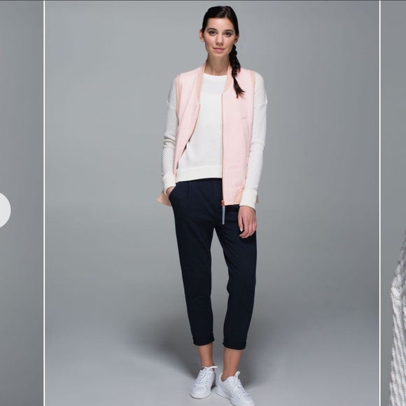 EUC Lululemon Set. Size Top 4, 6/Bottom 6 - Picture 8 of 9